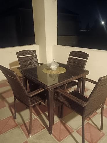 divan desti: Masa dəsti 220₼. Yenidir. Ünvan Buzovna.(Qeyd edim ki 2 dəst var — 1