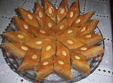 Ləpələr: Məhsul: Ənənəvi ev istehsalı şirniyyat və çörək məmulatları Təsvir: - — 9