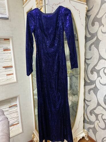 Tikilmədi, 1 dəfə geyinilib. Qiyməti 15 azn,ölçü 40. Ünvan Sumqayıt