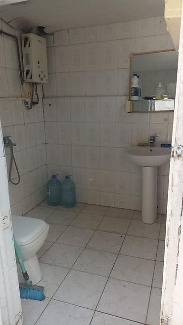 Гаражи: Satilir 3 otagli 1 sotda heyet evi. Dokument jekdan texpasport — 4