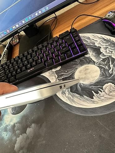 macbook pro ikinci el: Apple MacBook Air 13" (Model A1989, EMC 3214) Cpu : i5 2.3 Ghz Gpu  — 5