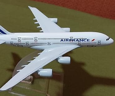 maket: Təyyarə France A380 model təyyarə maket. Metro stansiyalarının — 5