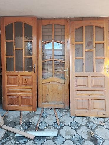 Beton və beton məmulatları: Taxta şüşəli qapılar (4 ədəd) - Material: təbii ağac, lak/vernək — 1