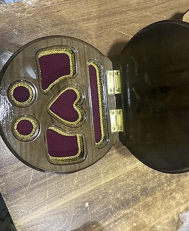 mucru qablari: Əl işi qoz ağacindan mücrü.
Xanım zinət əşyası üçün… — 2