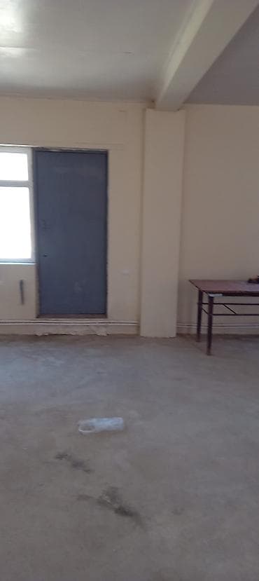 binədə: Satılır: Obyekt/binа Xüsusiyyətlər: - Bir mərtəbəli, uzun fasadlı — 3