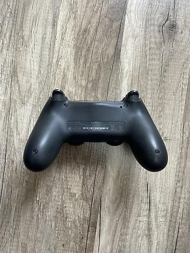 sony playstation 3: Yenidir,heç bir problemi yoxdur,ən son modeldir 7215B,konsolun — 10