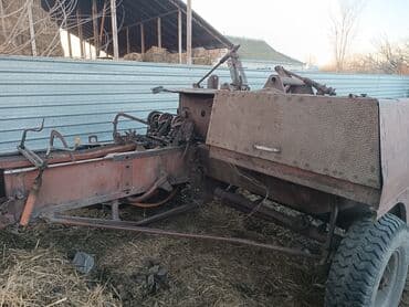 kənd təsərrüfatı bloku: Xüsusiyyətlər: - Traktorun PTO milindən güc alan dartılan tip. - Ön — 3