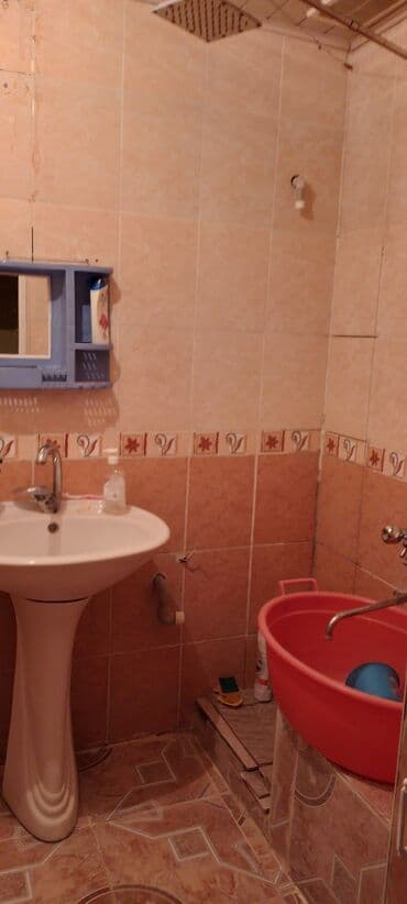 ikinci el metbex mebeleri: Açılan, 2 qapılı Düz dolab, Qarderob, paltar dolabı — 15