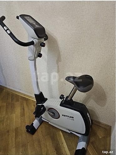 sumqayit velo: Kettler Giro M modelinə aid ağ və qara rəngli velotrenajor. Məşq — 1