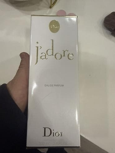 Dior J’adore Eau de Parfum – 100 ml (3.4 fl. oz)