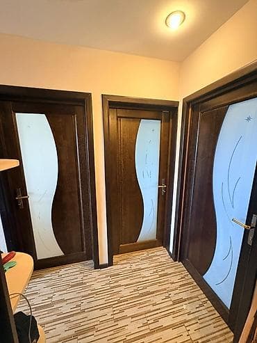 3 ədəd qapı satılır.1i 40 Azn.Eni 80/ hün 190.Ünvan — 1