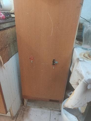 nan 1 qiymeti: Polka hundurdu 10 manat polka 10 manatxolodilnik stol 10 manat — 5