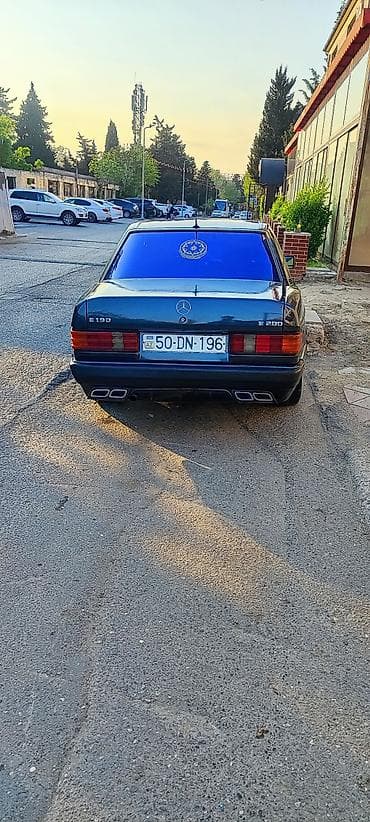 mercedes e280: Mercedes-Benz 190 (W201) sedan - Ban növü: sedan, 4 qapı - Rəng: qara — 4