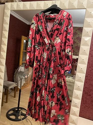 Dolce gabanadir Razmer 46-48 razmerdi Beli rezindir Temiz atlasdir — 4