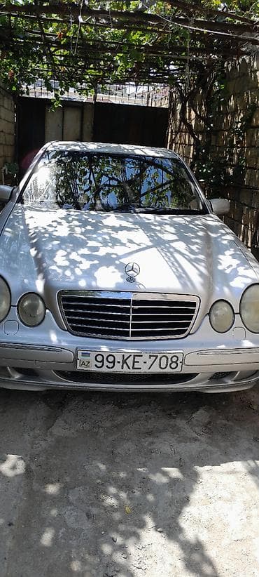 bmw m3 e92: Mercedes-Benz E 280: 2.8 l | 1999 il Sedan — 1