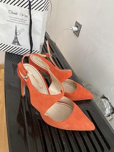 patchi goz alti: Originaldi yeni adi 5.10 banatliq yerden alinmayib olcu 36 ZARA BASIC — 2