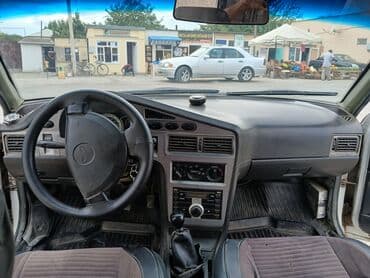 чехлы на авто: Avtomobilin salonu - 5 yerlik, arxa oturacaqda üçpunktlu — 4