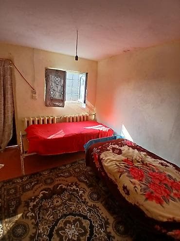 şerifzade küçesi: Kamunal bizlikdi.Vay fay var.Adelnidi qapisi kuceye acilir.Heyetde — 2