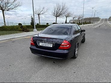 mersedes c klass: Mercedes-Benz E-Class sedan (W211) - Kuzov: qara rəng, 4 qapı, yüngül — 7