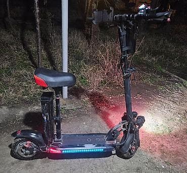 Samokatlar: Kugo m4 :skuter tam işlək vəziyyətdədir sürət 53 20-25 km qət — 1