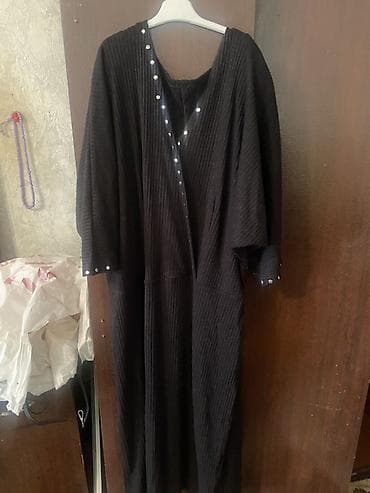 Qara rəngli uzun abaya/qadın üst geyimi 52bədənə qədər gedər təcili