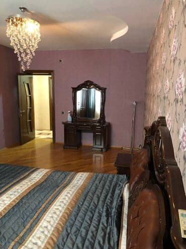 ehmedlide kiraye evler 3 otaqli: Sulutəpədə çicək qəsəbəsində 5 mertebeli binanın 3-cü mərtəbəsində — 4