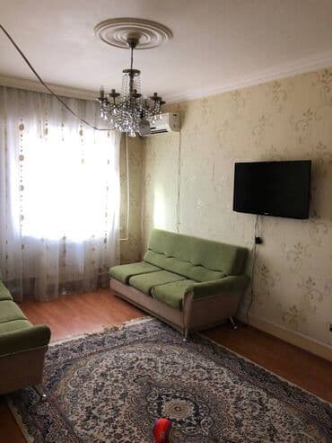 sibrizdə evlərin qiyməti: Bakı, 4-cü mikrorayon, 2 otaqlı, Köhnə tikili, m. Memar Əcəmi, 50 kv. m — 2