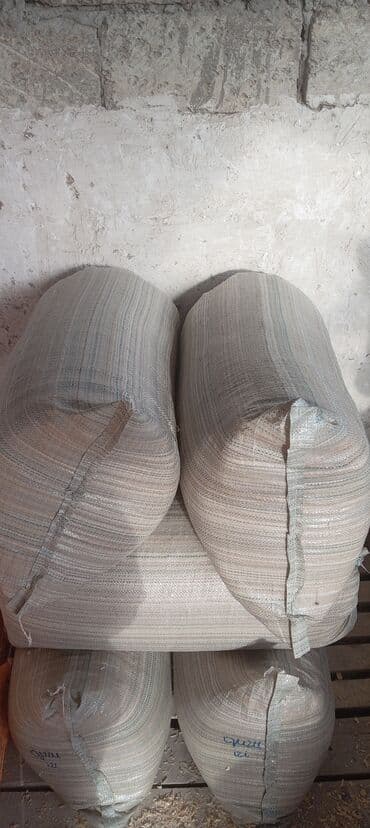 Məhsul: Ağac yonqarı (iri fraksiya), kisələrdə 1kisəsi= 3manat