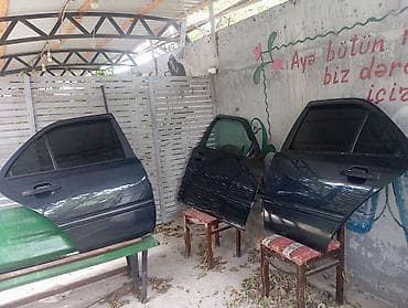 cadillac ehtiyat hisseleri: Mercedes-Benz W202 C‑Class üçün arxa qapılar arxa şrlota bufer qabag — 1