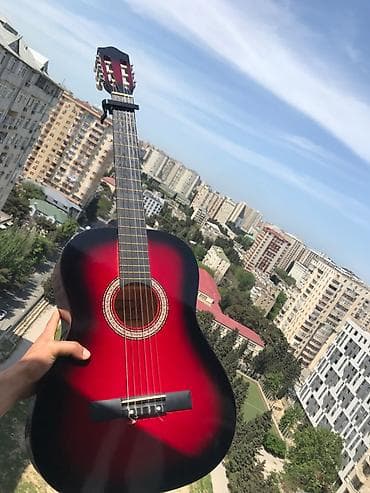 gitar amfisi: Çox vacib pul lazım olduğu üçün satıram bugünə satılmalıdı yeni — 1
