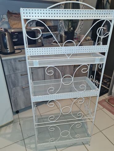 Aş qazanı: Metall dekorativ rəf stendi əla vəziyyətdə, hündürlüyü 138, eni 58 — 1