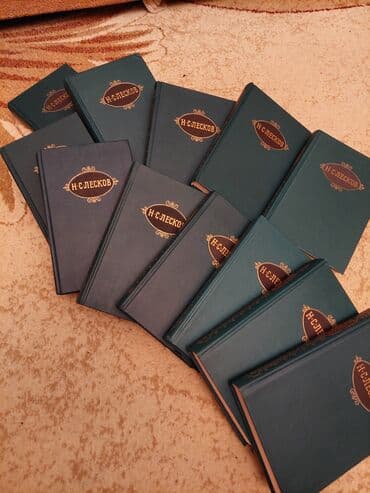 Rus dilində kitablar. cox yaxşl vəziyyətdədir.səliqəli qalıb.votsapda lalafo.az -da Rus dilində kitablar. cox yaxşl vəziyyətdədir.səliqəli qalıb.votsapda