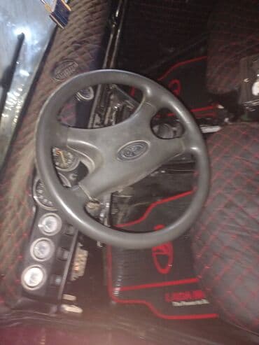 175 70 13 təkər: VAZ 2106 sedan - Kuzov: 4 qapılı, tünd bordo rəng. Xrom yan — 10