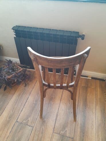 деревянный стол на кухню: Qedimi Venskiy stul 1 eded .Qiymet sondur . Unvan Ehmedli . Стуля — 2