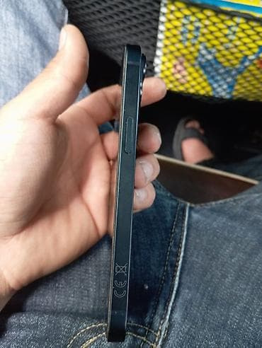airpods pro 4: IPhone 14, Qara, Qırıq — 5