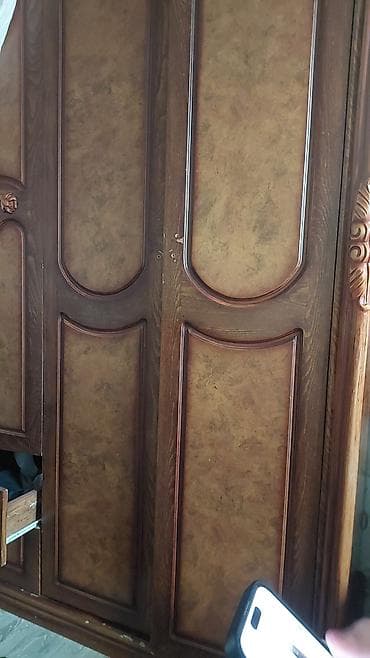 Klassik dizaynlı iri ölçülü paltar şkafı - Material: ağac və MDF