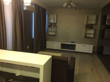 xacmazda tecili satilan evler: Bakı, 2 otaqlı, Köhnə tikili, m. Sahil, 54 kv. m — 1