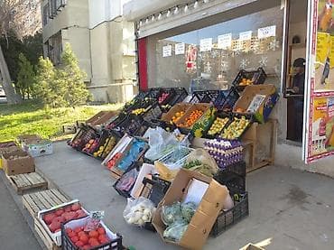 Digər qida məhsulları: İcarəyə veriril 350 AZN Məzahir Rüstəmov küçəsində yerləşir İçində — 2