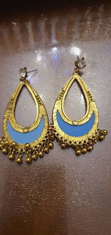 göy rəngli çiçəkdən sırğalar: Sırğa iki terefli. gözəl Şərq üslubunda. bir tərəfi güzgülü bir — 2