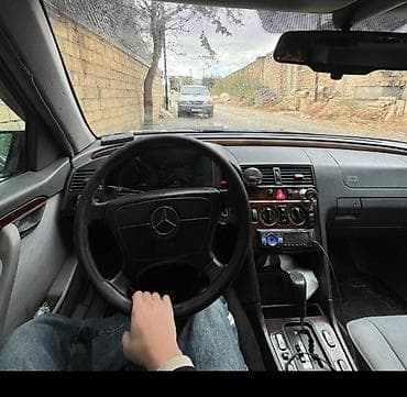 iso oturacaq: Mercedes-Benz C-Class: 1.8 l | 1996 il Sedan — 6