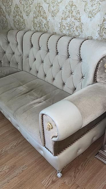 l 805: Künc divan, İşlənmiş, Vеlur parça — 1