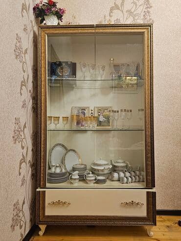 Şüşəli dolab vitrini, İşlənmiş