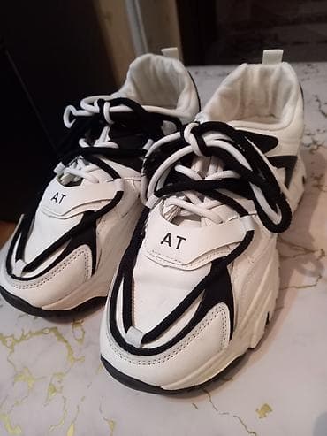 şnurlu kişi ayaqqabıları: Ölçü: 40, rəng - Ağ, Yeni — 2