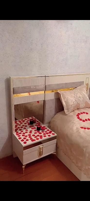 Güzgülər: Güzgü Döşəmə üstü, Düzbucaqlı, Sadə, Çərçivə ilə — 5