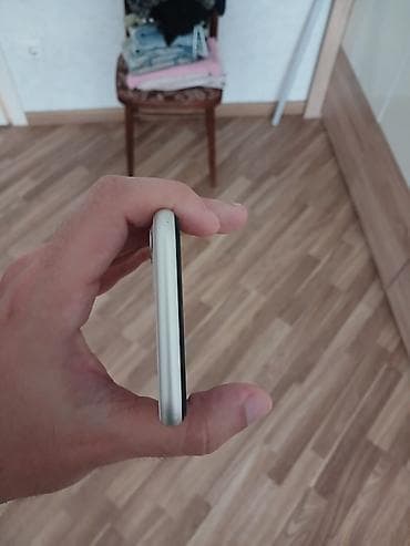 IPhone 11, Ağ, Face ID — 7