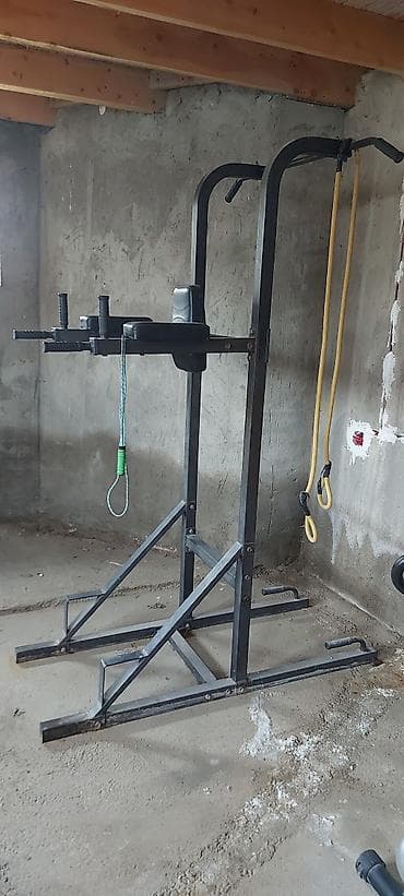 Çoxfunksiyalı güc stansiyası – turnik, dips və press üçün Green Hill