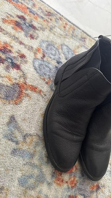 rum reqemli saat: Massimo René - Model: Chelsea tərzli qara dəridən bot - Material — 2