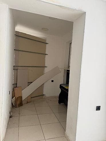 avto karavan: İcrayə verilir - Yerləşmə: yaşayış binalarının 1-ci mərtəbəsi, səkinin — 8