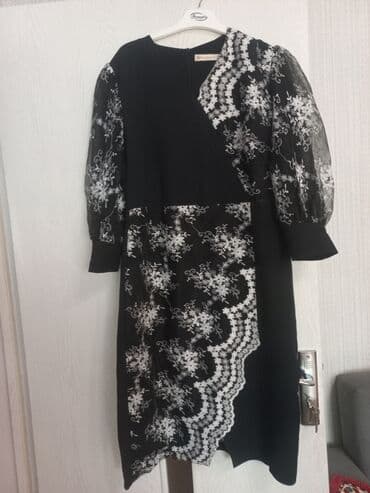 düz don modelləri: Qadın paltarları dəsti – 3 model 1) Tünd yaşıl şifon ziyafət paltarı — 2