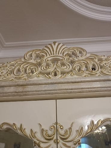 hamam dolab: Qorka,servant -klassik üslubda vitrin - Rəng: krem/ivori, qızılı — 2